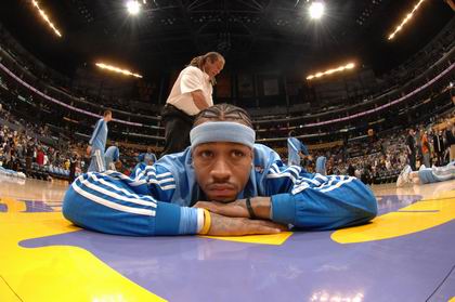 更对乌克兰 更对乌克兰