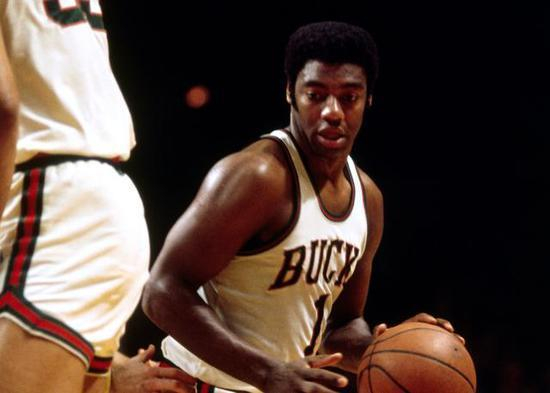 他以实际行 他以实际行